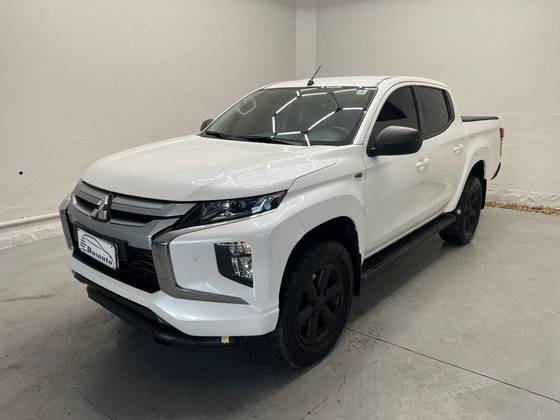 MITSUBISHI L200 TRITON 2.4 16V TURBO DIESEL SPORT GLS CD 4P 4X4 AUTOMÁTICO
